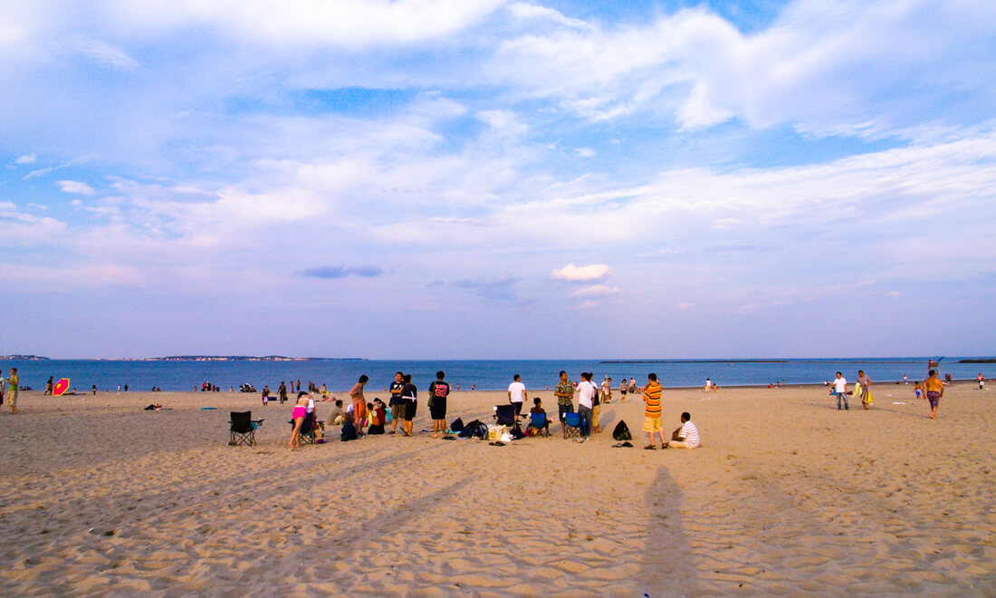 Revere Beach, on a slightly chilly June afternoon -
Photo courtesy of Francis under Creative Commons License Revere Beach, on a slightly chilly June afternoon -
Photo courtesy of Francis under Creative Commons License