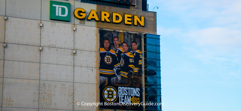 Bruins sign on TD Garden