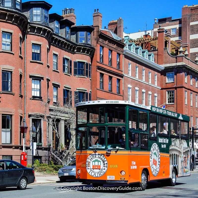Old Town Trolley in Boston's Beacon Hill Old Town Trolley in Boston's Beacon Hill