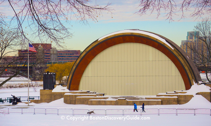 Winter walking tour of Boston: Hatch Shell