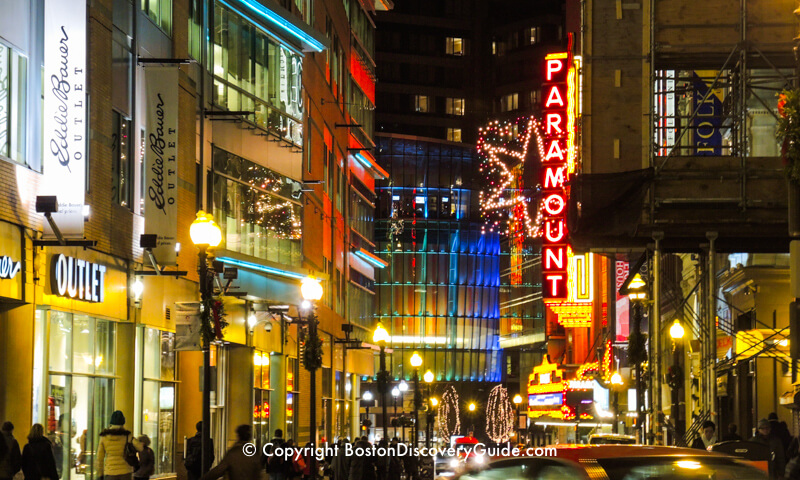 El Distrito de Teatros del Centro de Boston en diciembre