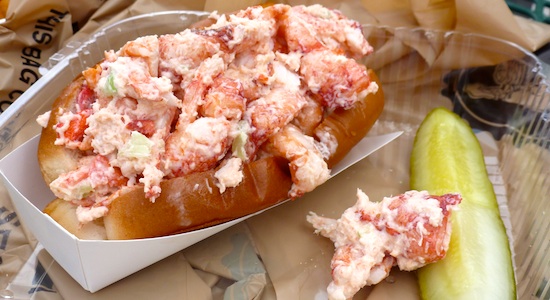 boston-and-new-england-recipes-lobster-roll.jpg