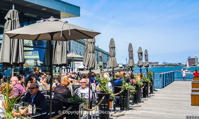 Boston restaurants - Top restaurants in Seaport overlooking the Harbor