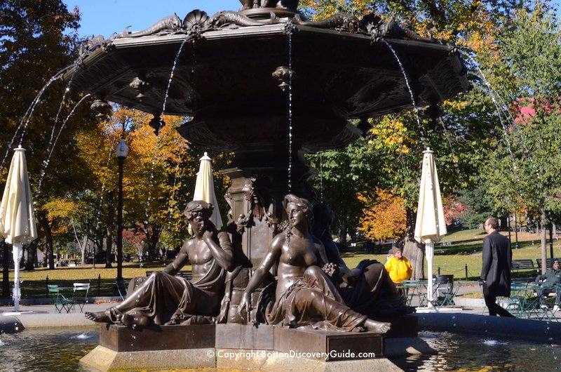 Boston weather in November - Fall foliage on Boston Common