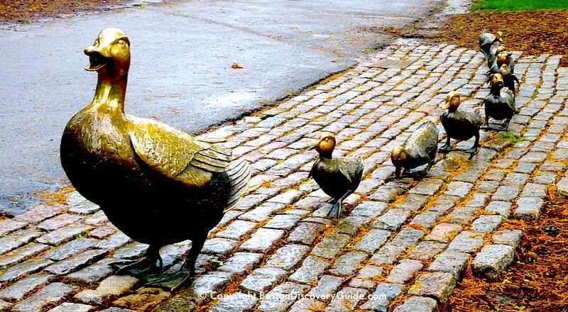 Make Way for Ducklings statues in Boston