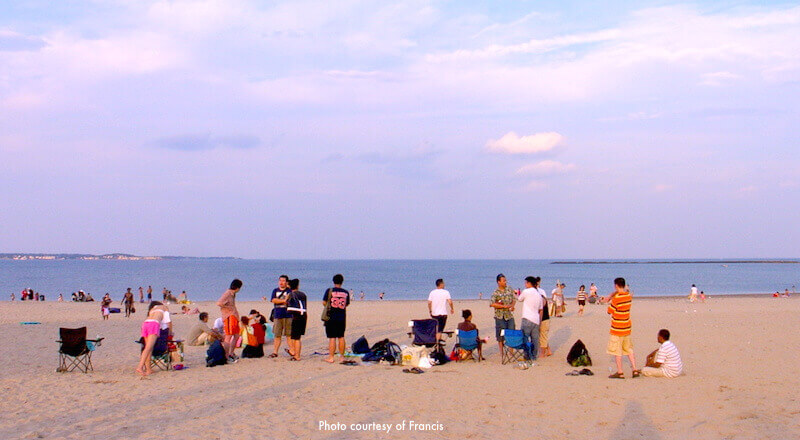 Revere Beach, on a slightly chilly June afternoon -
Photo courtesy of Francis under Creative Commons License Revere Beach, on a slightly chilly June afternoon -
Photo courtesy of Francis under Creative Commons License