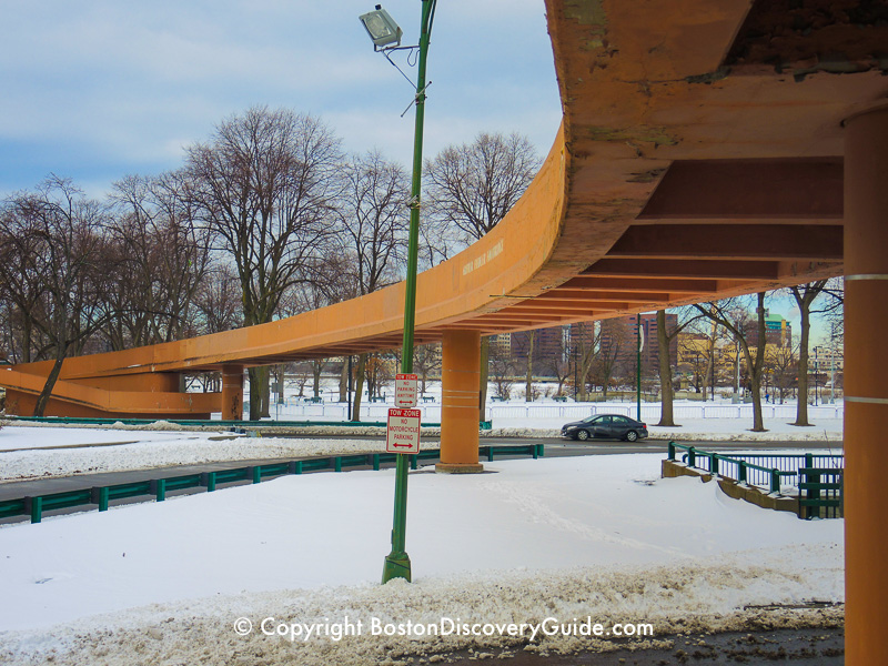 Winter walking tour of Boston: Fiedler Footbridge across Storrow Drive to the Esplanade