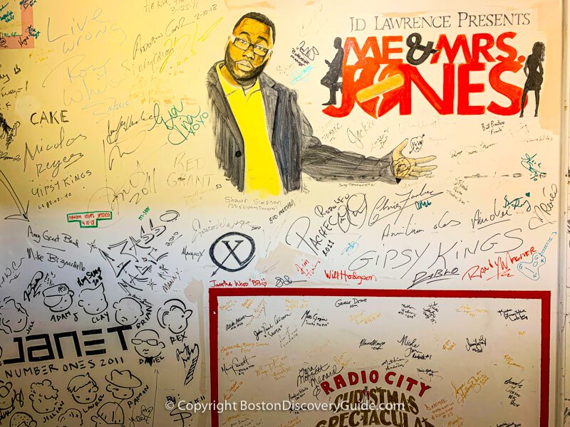 Cast autographs from "Me & Mrs Jones," "Radio City Christmas Spectacular," "Cake," "Gipsy Kings," and other performances at the Wang Theatre Cast autographs from "Me & Mrs Jones," "Radio City Christmas Spectacular," "Cake," "Gipsy Kings," and other performances at the Wang Theatre